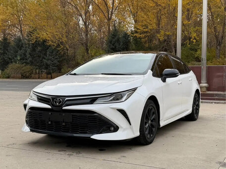 2022 Toyota Corolla XII (E210), белый, 1750000 рублей, вид 1