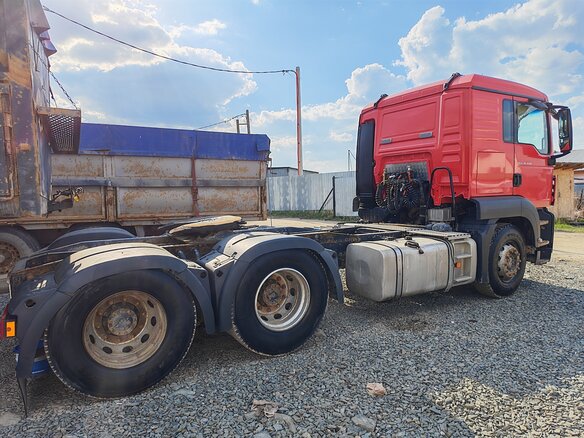 2011 MAN TGS, красный, 2500000 рублей - вид 3