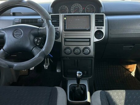 2005 Nissan X-Trail I Рестайлинг, серебристый, 420000 рублей, вид 3