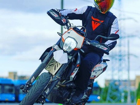 2010 KTM 690 SMC, белый, 480000 рублей, вид 4
