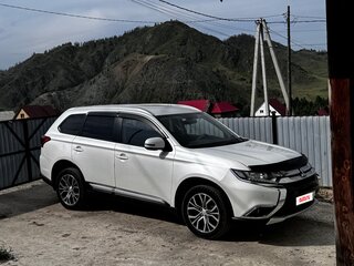 2016 Mitsubishi Outlander III Рестайлинг 2, белый, 1800000 рублей, вид 1