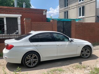 2014 BMW 3 серии 320d xDrive VI (F3x), белый, 1800000 рублей, вид 4