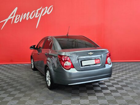 2014 Chevrolet Aveo II, серый, 799000 рублей, вид 3