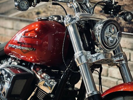 2025 Harley-Davidson Breakout, пурпурный, 3300000 рублей, вид 4