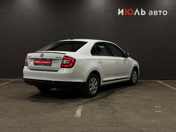 2018 Skoda Rapid I Рестайлинг, белый, 1120000 рублей - вид 4