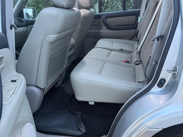 2007 Toyota Land Cruiser 100 Series Рестайлинг 2, серебристый, 4100000 рублей - вид 19