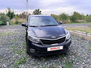 2016 Kia Rio III Рестайлинг, чёрный, 800000 рублей, вид 2