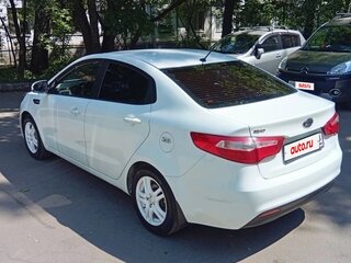2012 Kia Rio 5-speed III, белый, 680000 рублей, вид 2