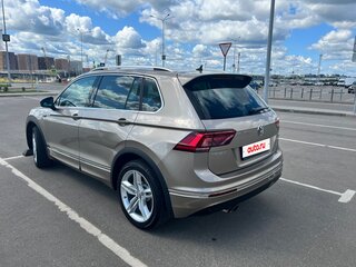 2018 Volkswagen Tiguan II, бежевый, 2560000 рублей, вид 4