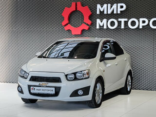 2014 Chevrolet Aveo II, белый, 670000 рублей, вид 1