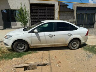 2010 Ford Focus II Рестайлинг, белый, 360000 рублей, вид 4