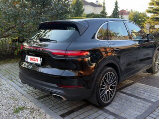 2021 Porsche Cayenne III, чёрный, 7490000 рублей, вид 3