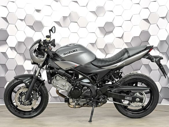 2018 Suzuki SV 650, серый, 595000 рублей - вид 3