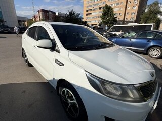 2014 Kia Rio III, белый, 600000 рублей, вид 2