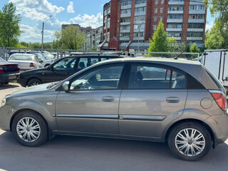 2010 Kia Rio II Рестайлинг, белый, 550000 рублей, вид 2
