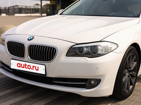 2010 BMW 5 серии 523i VI (F10/F11/F07), белый, 1730000 рублей, вид 3
