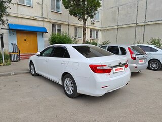 2012 Toyota Camry VII (XV50), белый, 1249000 рублей, вид 3