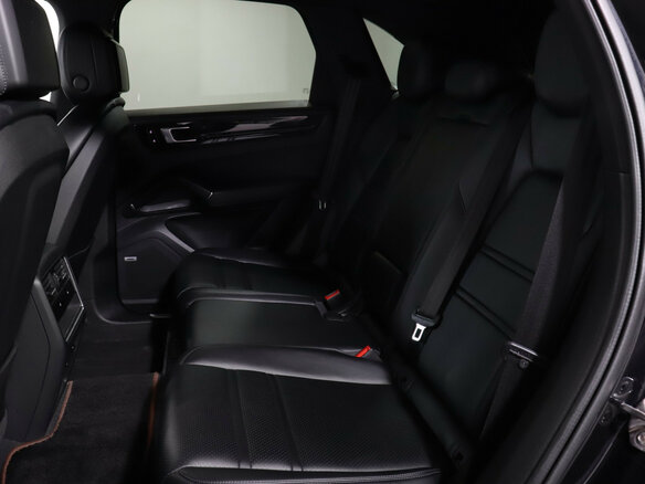 2020 Porsche Cayenne III, чёрный, 7400000 рублей - вид 9