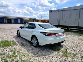 2022 Toyota Camry VIII (XV70) Рестайлинг, белый, 2764500 рублей, вид 4