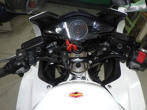 2015 Honda VFR 800, белый - вид 6