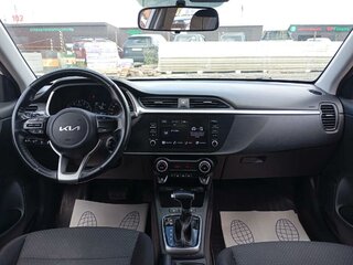 2022 Kia Rio IV Рестайлинг, белый, 1539000 рублей, вид 5