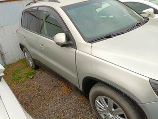2012 Volkswagen Tiguan I Рестайлинг, серебристый, 870000 рублей, вид 2