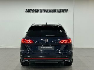 2021 Volkswagen Touareg III, чёрный, 5590000 рублей, вид 5