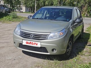 2013 Renault Sandero I, бежевый, 466000 рублей, вид 1