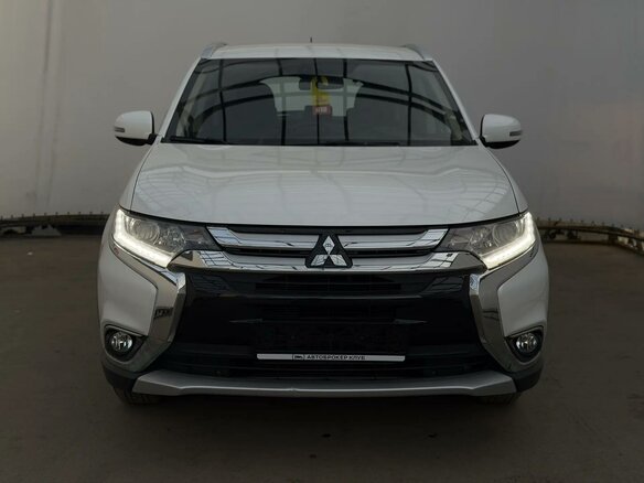 2015 Mitsubishi Outlander III Рестайлинг, белый - вид 7