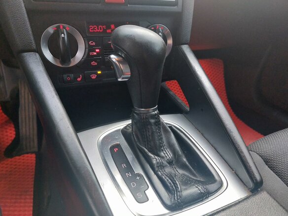 2008 Audi A3 II (8P) Рестайлинг 1, красный, 700000 рублей - вид 21