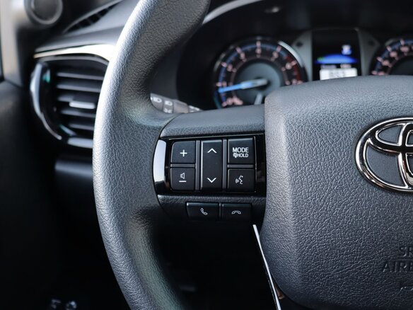2026 Toyota Hilux VIII Рестайлинг 3, чёрный, 9000000 рублей - вид 26