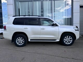 2020 Toyota Land Cruiser 200 Series Рестайлинг 2, белый, 8100000 рублей, вид 5