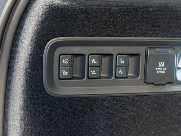 2026 Zeekr 9X 55 kWh (до 3.5 т), чёрный, 12490000 рублей - вид 27