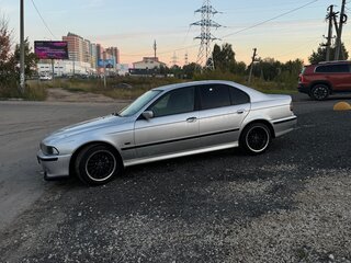 1999 BMW 5 серии 520i IV (E39), серебристый, 495000 рублей, вид 4