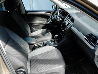 2020 Volkswagen Tiguan II, коричневый, 2400000 рублей, вид 3