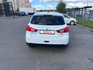 2013 Mitsubishi ASX I Рестайлинг, белый, 795000 рублей, вид 4