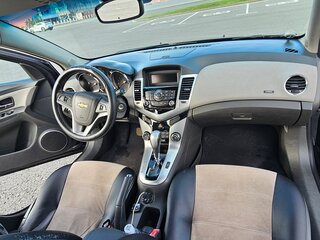 2010 Chevrolet Cruze I, чёрный, 650000 рублей, вид 5