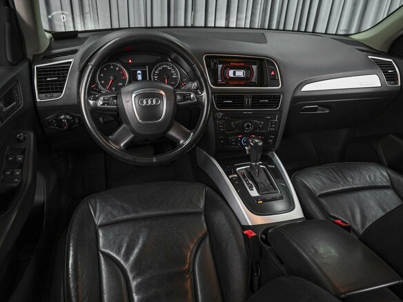 2010 Audi Q5 I (8R), красный - вид 5