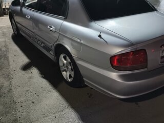 2005 Hyundai Sonata ТагАЗ IV (EF) Рестайлинг, серебристый, 430000 рублей, вид 5