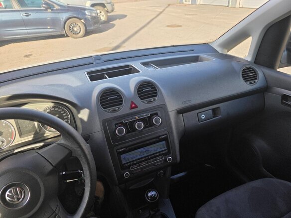 2014 Volkswagen Caddy III Рестайлинг, белый, 1200000 рублей - вид 3