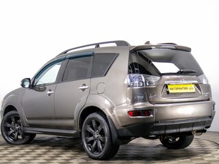 2010 Mitsubishi Outlander II Рестайлинг, коричневый, 1099000 рублей, вид 4