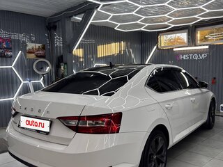 2021 Skoda Superb III Рестайлинг, белый, 2500000 рублей, вид 4