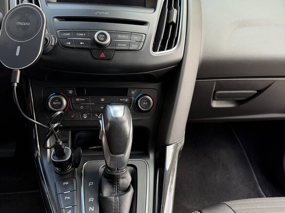 2016 Ford Focus III Рестайлинг, синий, 1400000 рублей - вид 7