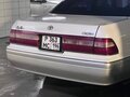 1995 Toyota Crown X (S150), белый - вид 1