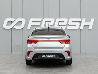 2019 Kia Rio IV, серебристый, 1390000 рублей, вид 4