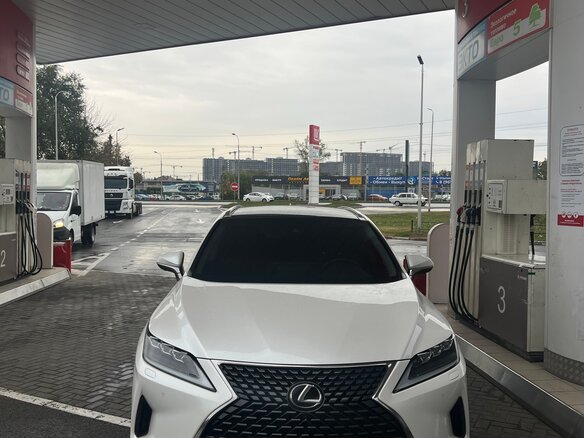 2019 Lexus RX 300 IV Рестайлинг, белый, 6500000 рублей - вид 4