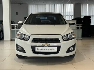 2014 Chevrolet Aveo II, белый, 630000 рублей, вид 2
