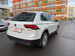 2018 Volkswagen Tiguan II, белый, 2450000 рублей, вид 5
