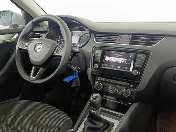 2017 Skoda Octavia III (A7), серебристый, 1240000 рублей - вид 10