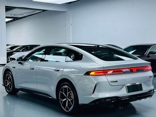 2025 Changan Qiyuan A06 28.39 kWh, серебристый, 2245002 рублей, вид 5